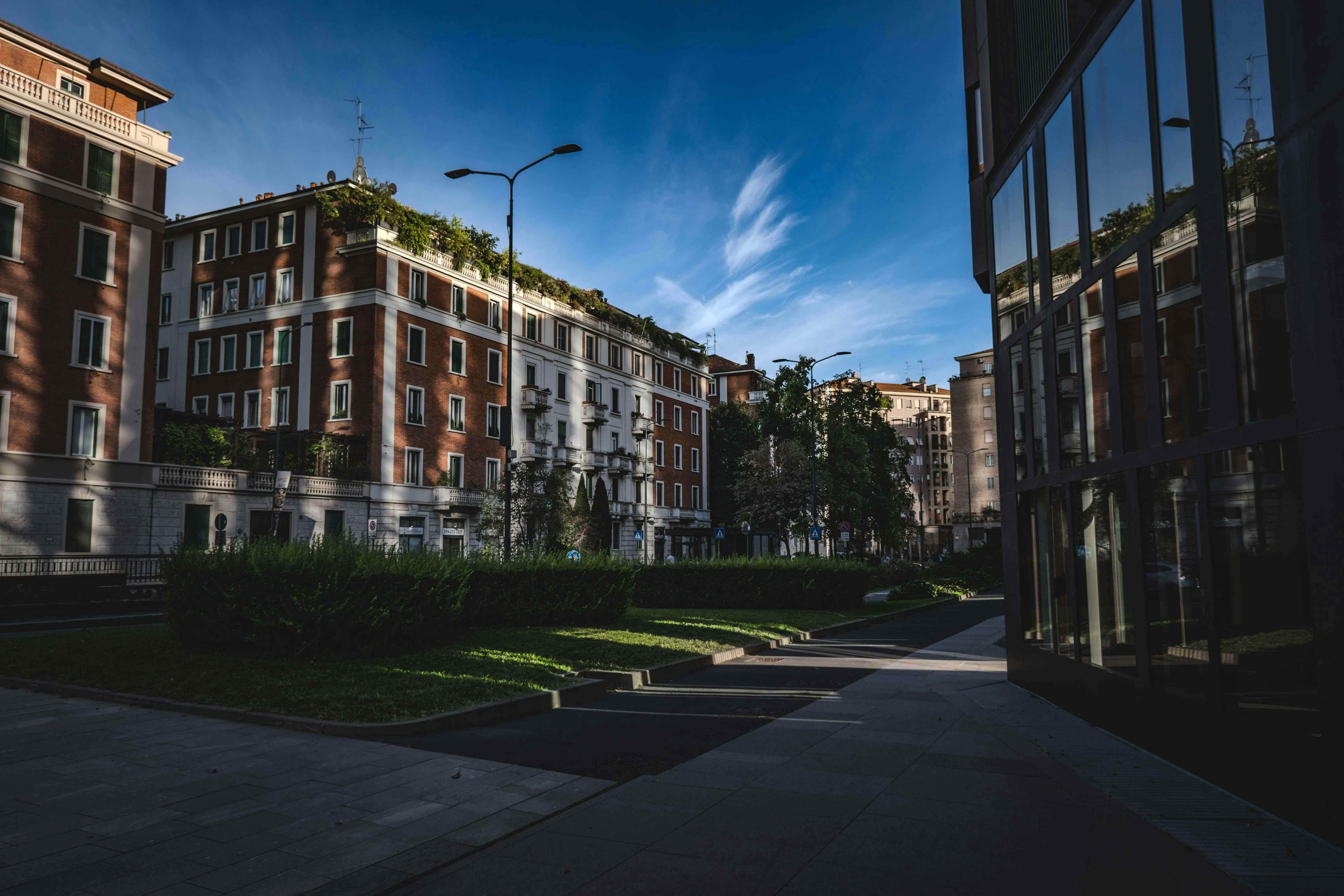 Şehir Sokağı ve Binalar